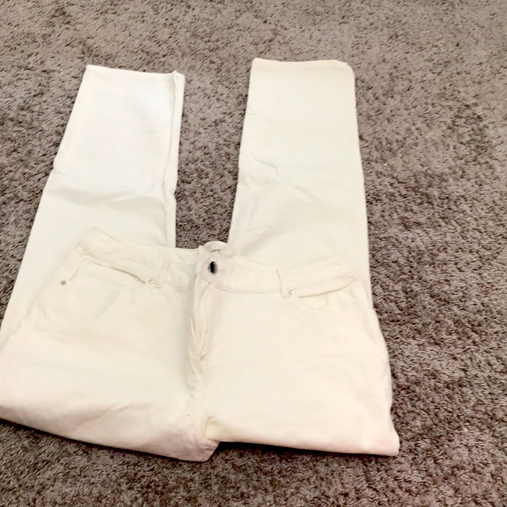 Women's off White fine corduroy Jeans by Chico cotton spandex machine wash